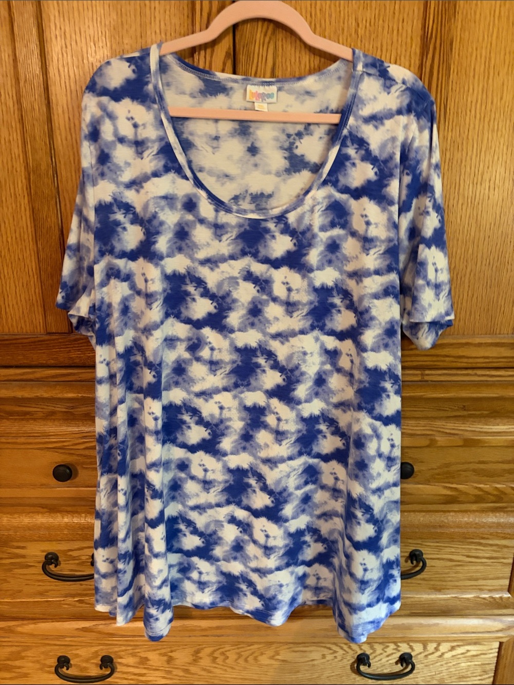 LuLaRoe Blue and White Tie-Dye Scoop Neck Top